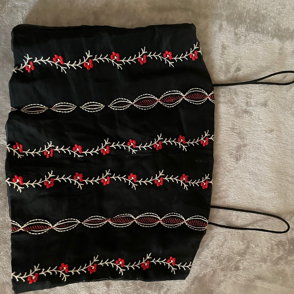 Red and black floral crop top